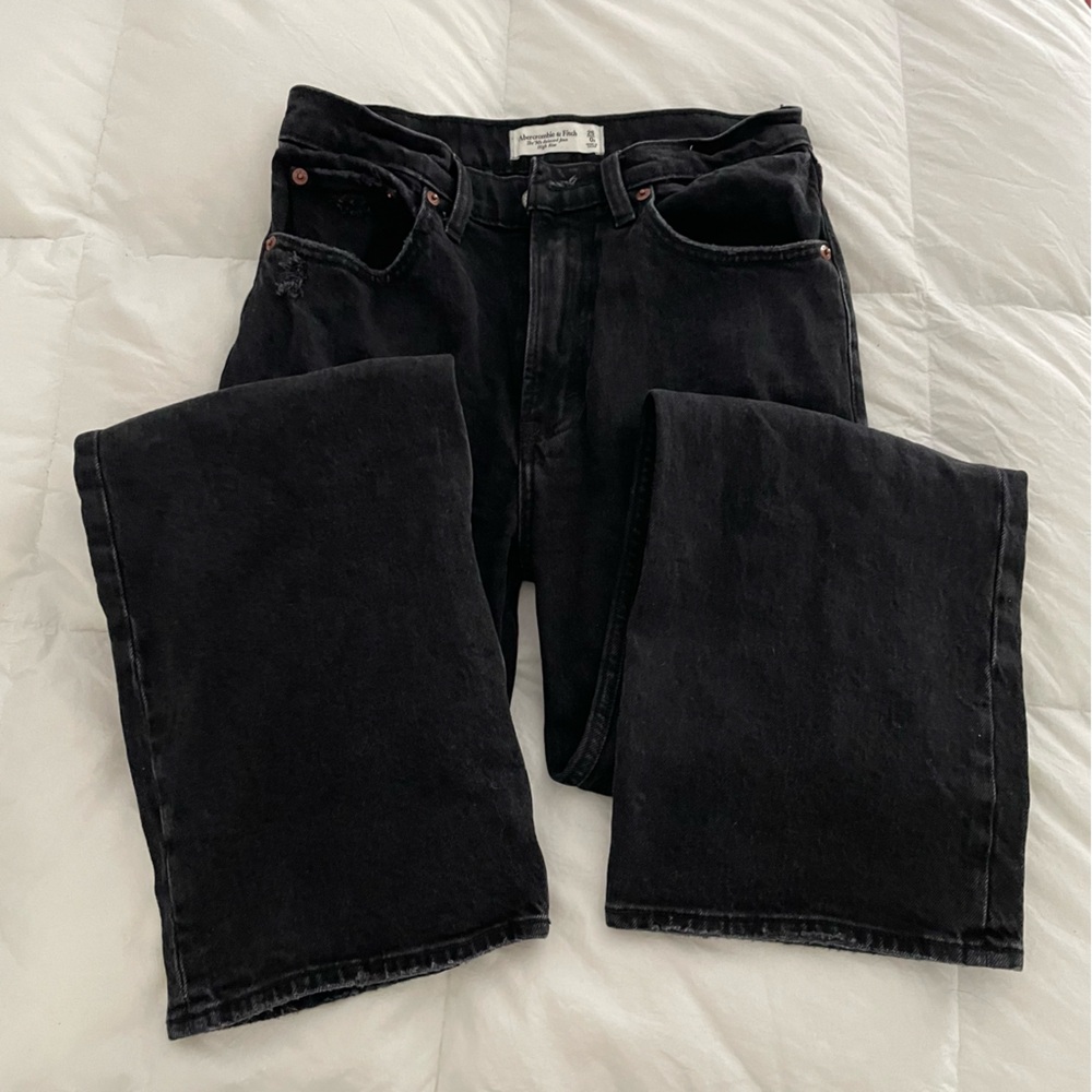 90's Ultra High Rise Relaxed Jeans - Picture 6 of 9